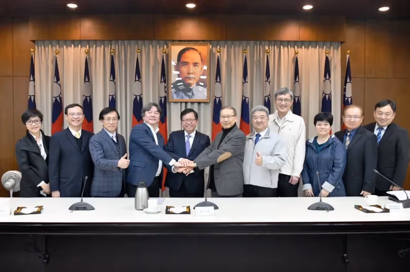 醫護不上街頭了！鄭文燦出手協商　護理師夜班獎勵金達7共識