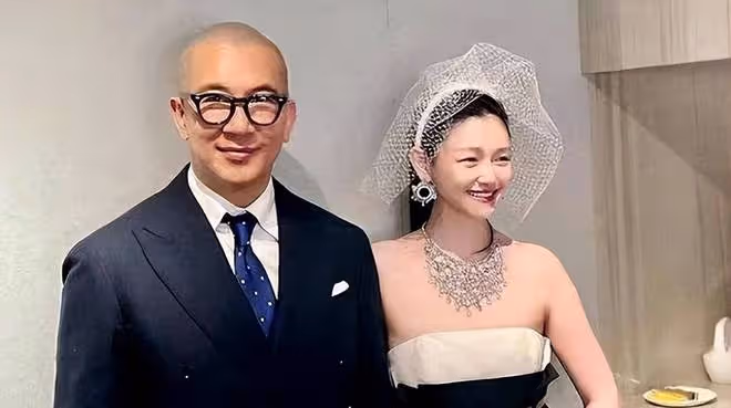 大S具俊曄婚後首現身小S公公靈堂,體態臃腫引懷孕猜測