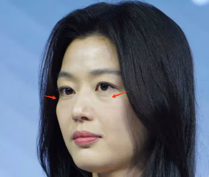全智賢內娛生圖曝光!脫離韓式濾鏡,眼袋法令紋雙下巴全出現