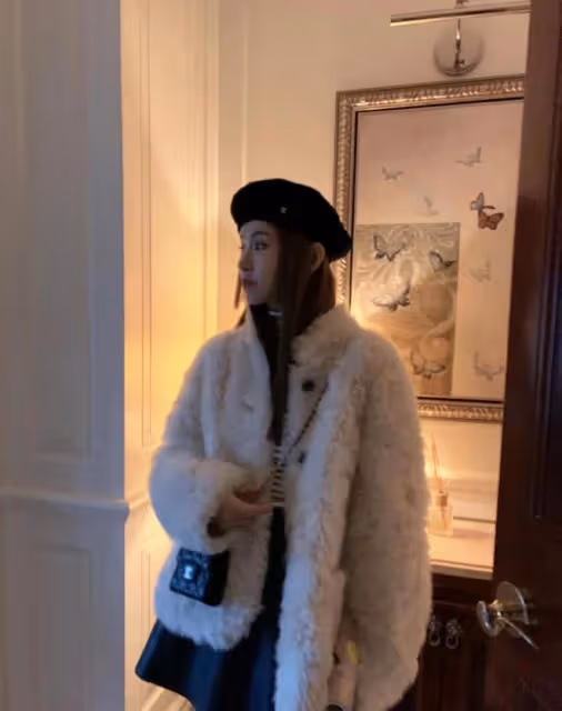 陳赫二婚老婆真會穿,冬天還狂炫「炫腹」,快40歲還像少女