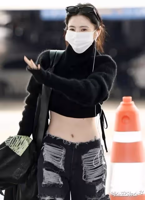 韓國知名女星，參加聚會時大喊請安靜，網友：她的表現很不專業