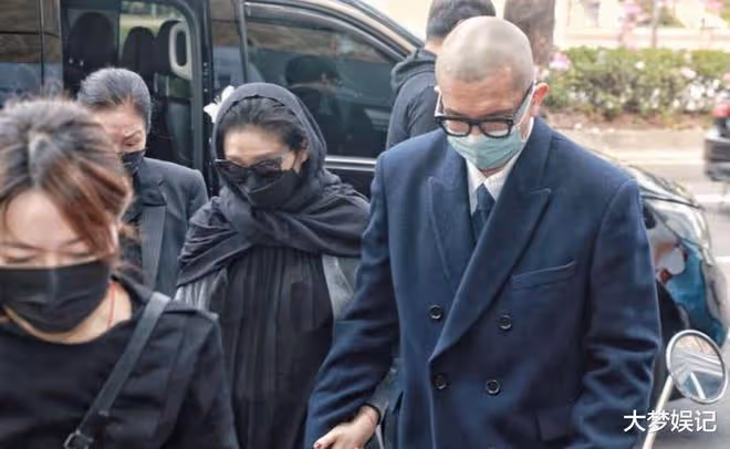 大S隔5年現身「頭頂長白髮」登熱搜!外露畫面被拍,網友:好真實