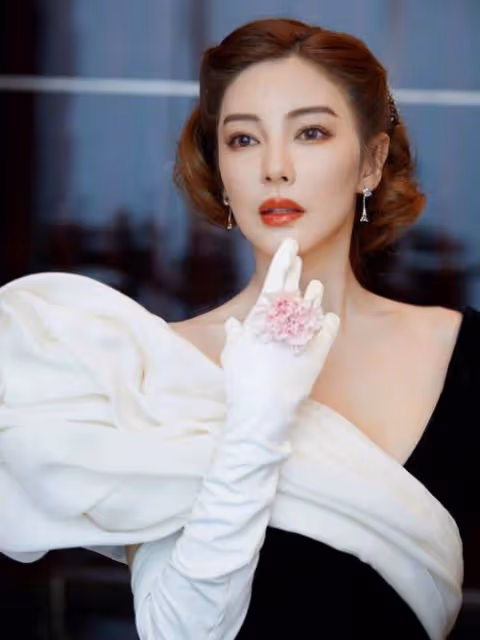 張雨綺驚艷亮相!內娛界新寵引熱議!沒一個能打的!