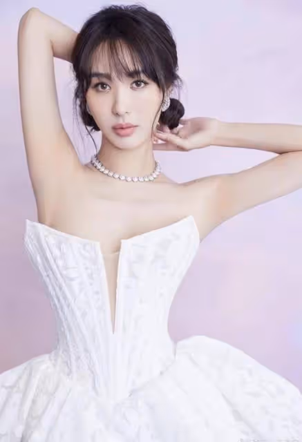 真是人間尤物啊!絕世李菲兒:神秘魅力背後的驚艷傳奇