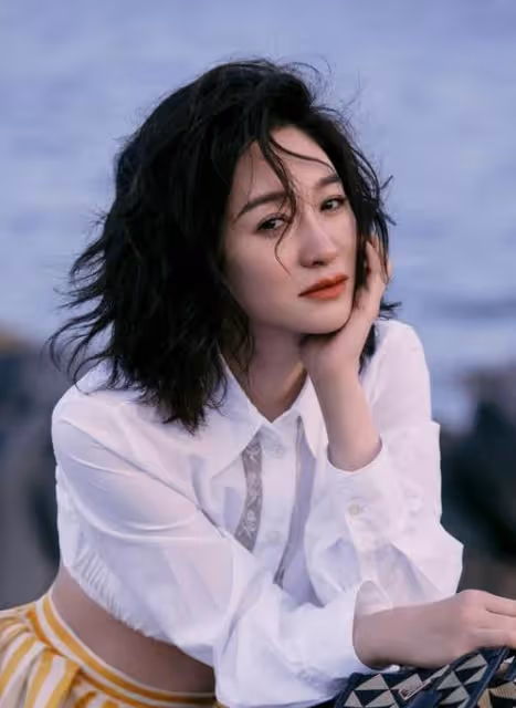 驚艷絕倫!李小冉寫真大片曝光,魅力無法抗拒!