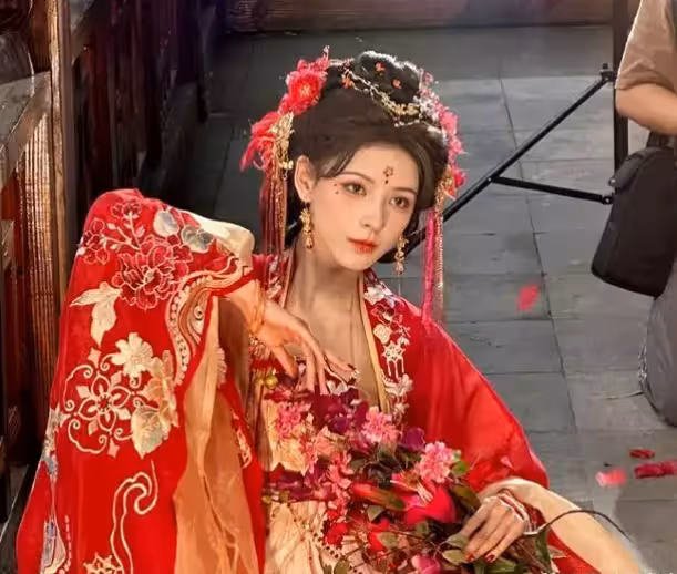 劉詩詩官宣出演《掌心》!配角顏值驚艷,男主卻被嘲不如劉宇寧!