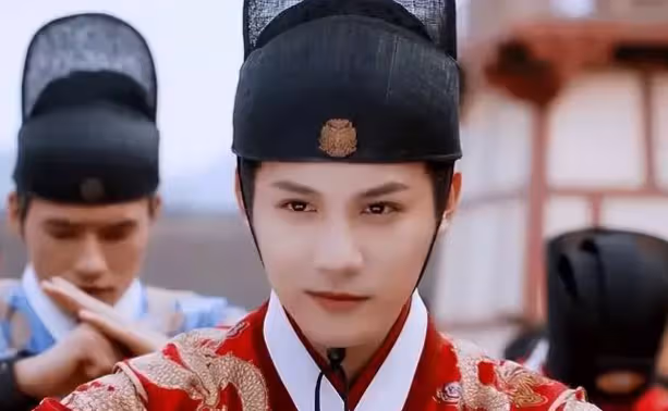 劉詩詩官宣出演《掌心》!配角顏值驚艷,男主卻被嘲不如劉宇寧!