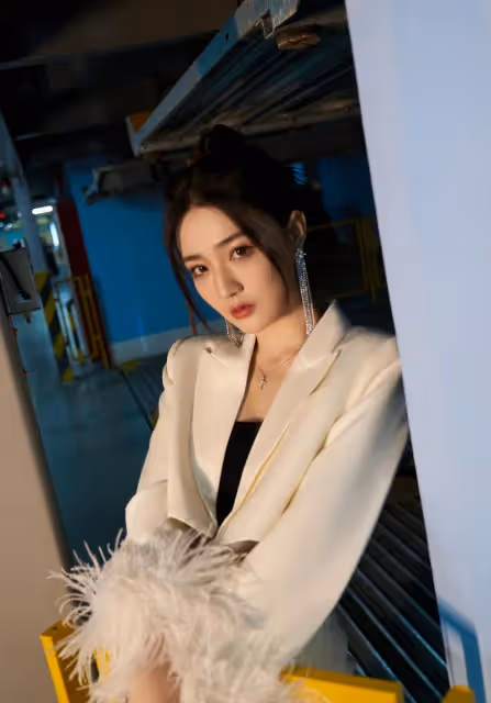 驚艷29歲!徐璐性感魅力爆表,瞬間征服你的眼球!