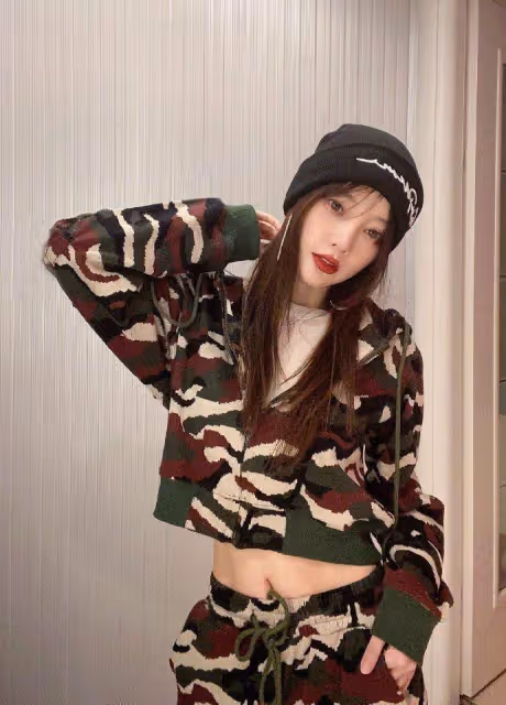 38歲李小璐少女感太強,從甜馨媽變模特小姐姐,會穿衣太過重要