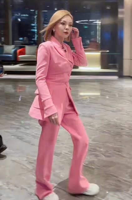 別再嘲被身材拖累的美人了！郭碧婷告訴你，肥而不膩才更有韻味