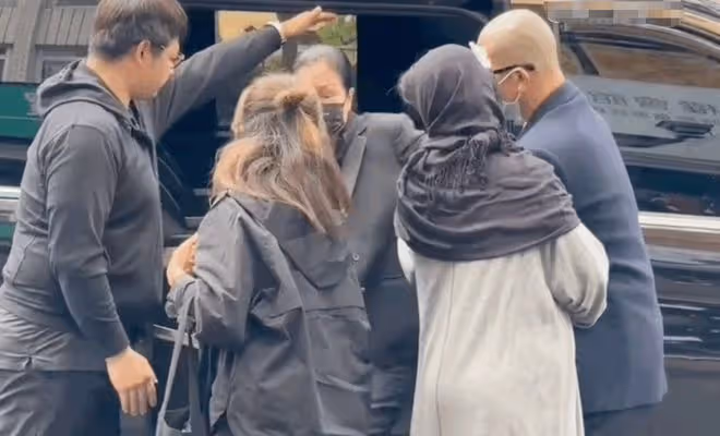 大S被台灣網友罵蛇蠍女，被疑哺乳期才不染髮，懷孕時間線被扒