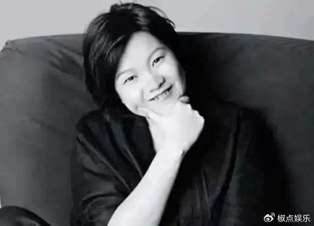 63歲洪晃活得太瀟灑，從頂級名媛到名門痞女，一生經歷四場婚姻，現任