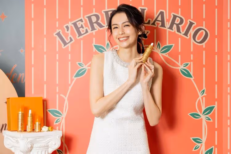袁艾菲想賞20歲的自己一巴掌　揪媽媽、婆婆一起「囂張」素顏