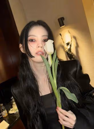 韓韶禧表情突正色：請安靜點！　韓網掀2派意見「藝人病VS有魄力」