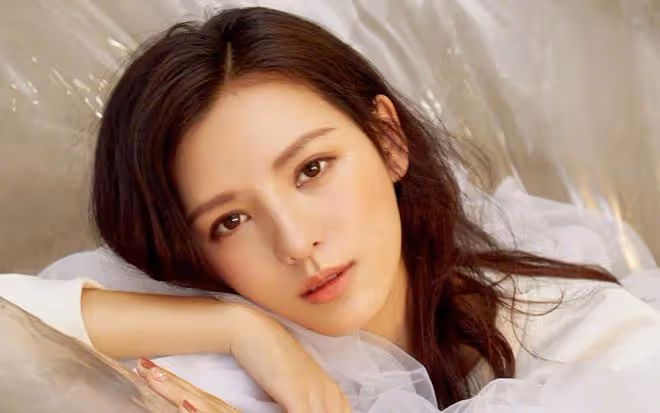 張予曦驚艷亮相浪姐5，絕美造型引網友狂贊：小說女主照進現實！