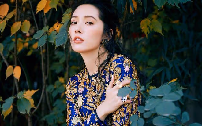 豪門貴太逆襲娛樂圈？郭碧婷驚現《浪姐5》，網友直呼：太意外！