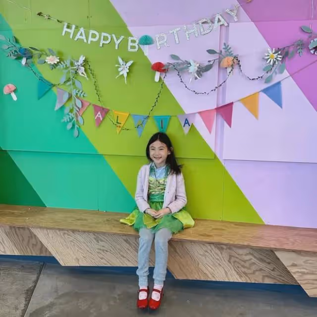 陳冠希7歲女兒生日派對!被爸爸笑男友眾多!女兒Alaia尷尬又緊張