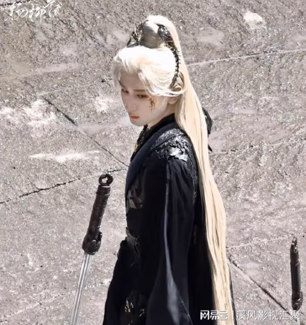 狐妖小紅娘:成毅金髮造型帥爆,夢回應淵玄夜,李一桐鮮血染粉衣