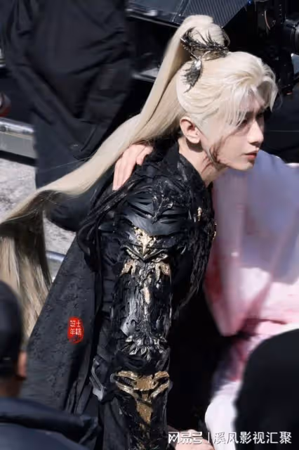 狐妖小紅娘:成毅金髮造型帥爆,夢回應淵玄夜,李一桐鮮血染粉衣