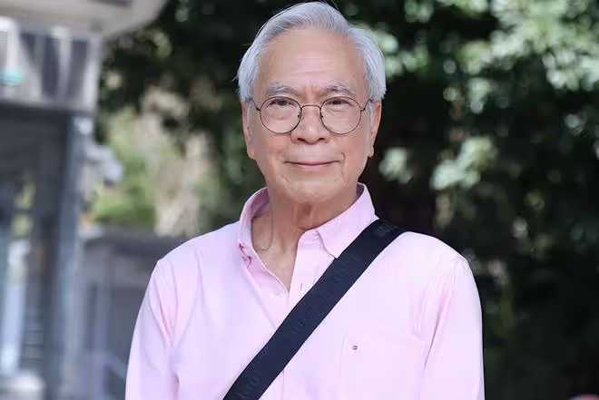 73歲老戲骨李龍基在舞台上哭泣,為救小女友他憔悴了很多
