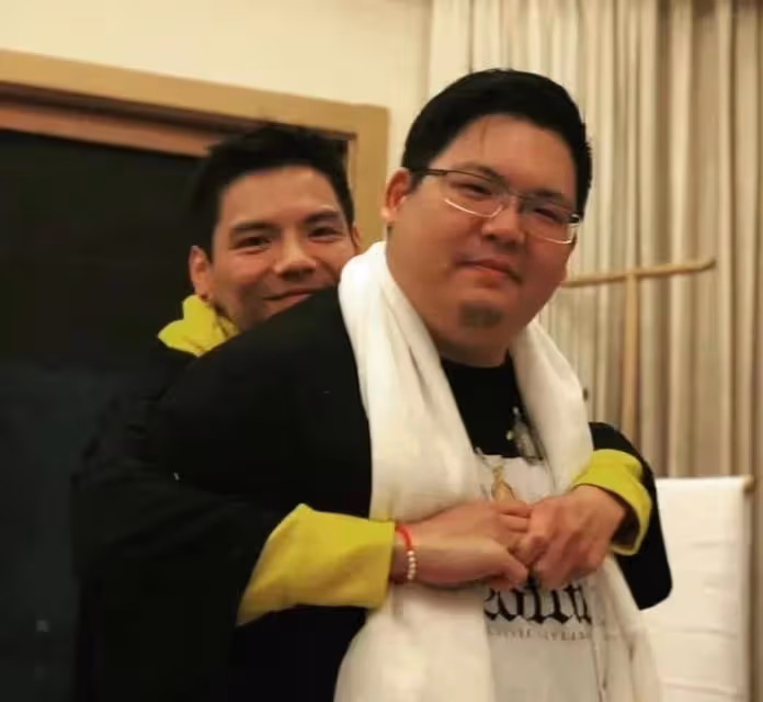 親弟被懟長得丑,向佐暴怒大罵營銷號缺德,他弟弟長啥樣呢?