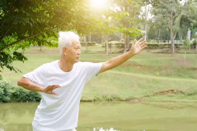 46歲阿姨傾訴：保姆有償陪伴滿足僱主要求，老公知道後讓我辭職