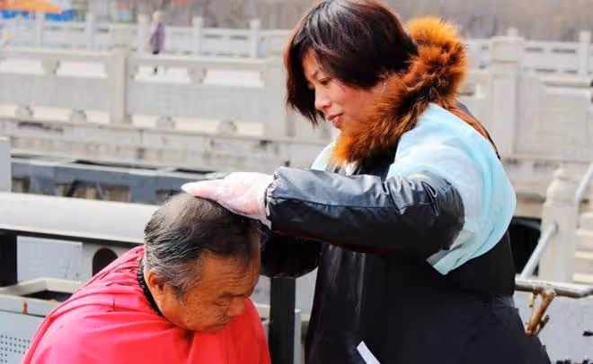 46歲阿姨傾訴:保姆有償陪伴滿足僱主要求,老公知道後讓我辭職