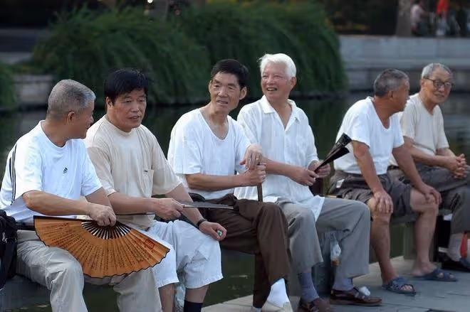 43歲保姆追求68歲僱主,被老人拒絕:她為錢而來,我怎能答應