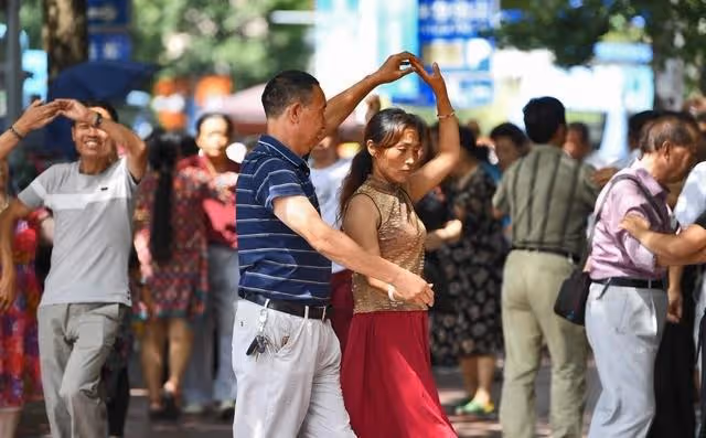 58歲阿姨自述:退休後跳了1年舞,30萬塊錢和房子,差點沒了