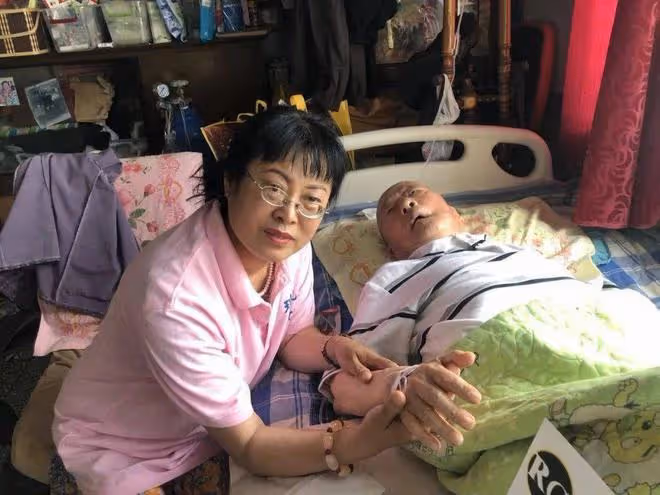 保姆有償陪伴1年就辭職，48歲保姆：我是想掙錢，可他要求過分