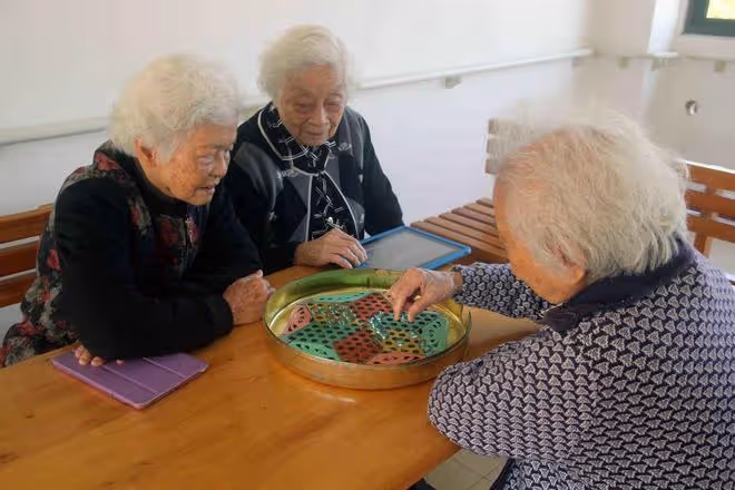 70歲老人心酸:去了養老院才明白,其中真實情況,比你想得還糟