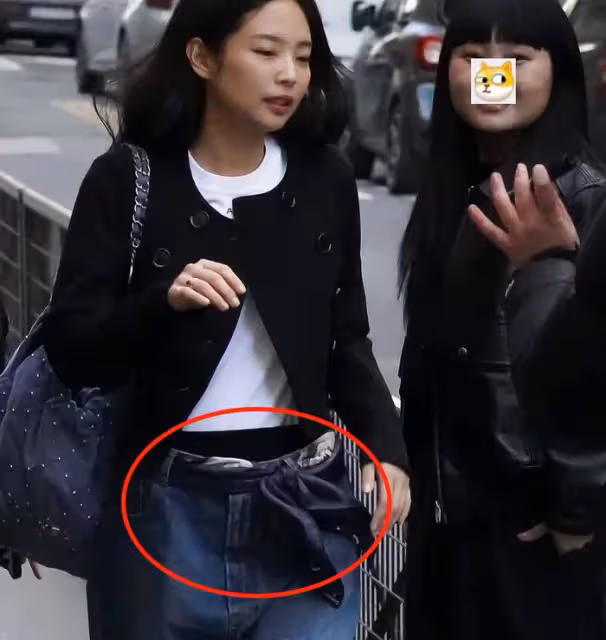 韓星時裝周生圖集體翻車,儀態不佳身材虐,被調侃是精神小妹進城