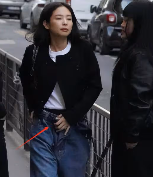 韓星時裝周生圖集體翻車,儀態不佳身材虐,被調侃是精神小妹進城
