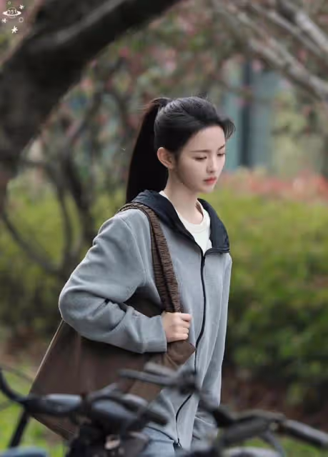 看了楊超越的生圖,我終於理解了為什麼沒有基礎,她就能演女主!