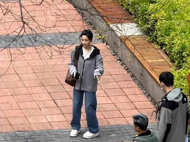 看了楊超越的生圖,我終於理解了為什麼沒有基礎,她就能演女主!