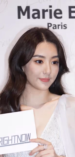 郭富城老婆真自信!活動生圖不修就發出來,不愧是名媛!