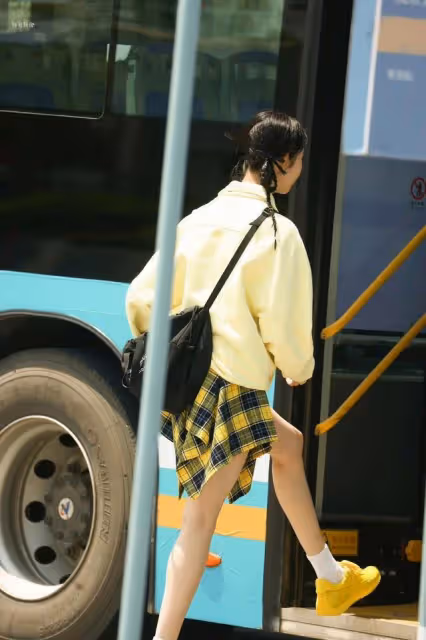 真的被張藝凡圈粉了,原來職場穿搭也可以這樣穿?