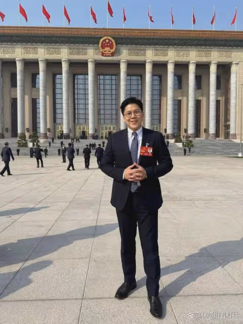 霍啟剛建議增加年輕人年假天數，按工齡計增帶薪，遞增至最高10日