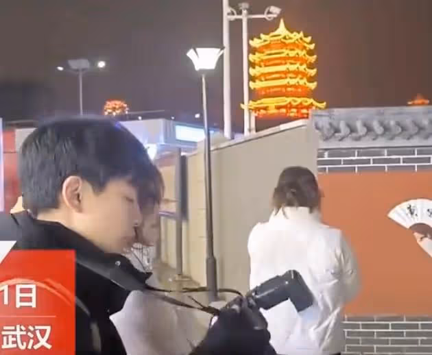 有頭腦，大三男生黃鶴樓擺攤拍照月賺8000元，實現用愛好養活自己
