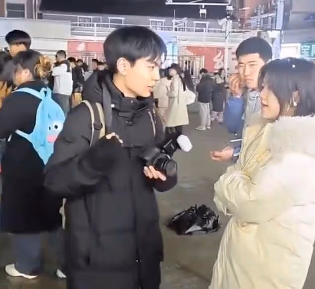 有頭腦，大三男生黃鶴樓擺攤拍照月賺8000元，實現用愛好養活自己