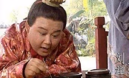 諸葛亮死後，劉禪聽信讒言調查諸葛亮遺產，得知結果後氣的罵人