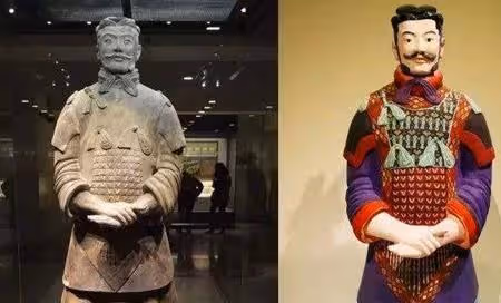 兵馬俑坑挖掘時,一尊將軍像壓著一把劍,搬開雕像,劍瞬間彈直