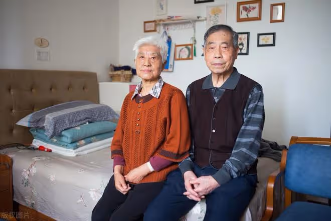 「爸娶這個女人當老伴兒怎麼了?」兒子說完3個原因後,老人愣了
