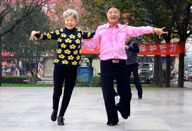 為什麼很多男人也開始跳廣場舞?只是為跳舞嗎?3個男人道出實情