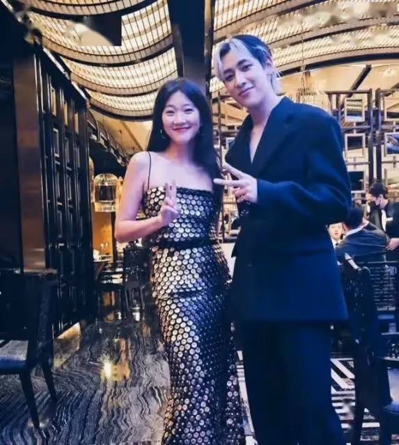 恭喜!香港知名星二代鄭瑤公開認愛,戀大鼻黎明曬甜蜜親吻照