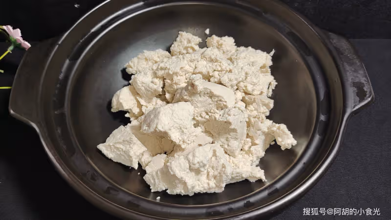 豆腐遇到它,才知啥是絕配!搶「鮮」燉一鍋,鮮香素凈,一鍋下肚才知春之味