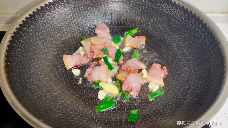 豆腐遇到它,才知啥是絕配!搶「鮮」燉一鍋,鮮香素凈,一鍋下肚才知春之味