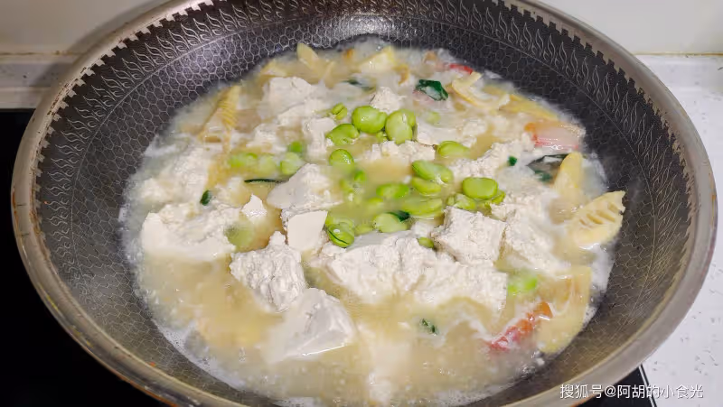 豆腐遇到它,才知啥是絕配!搶「鮮」燉一鍋,鮮香素凈,一鍋下肚才知春之味