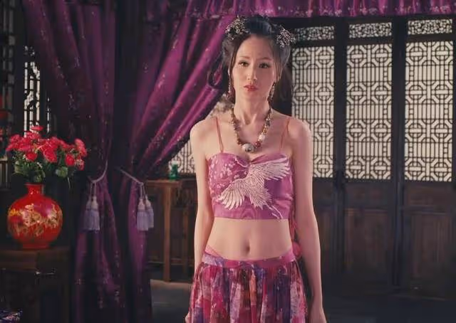 因失戀去接三級片, 成名後悔不當初, 今身價過億卻孑然一身