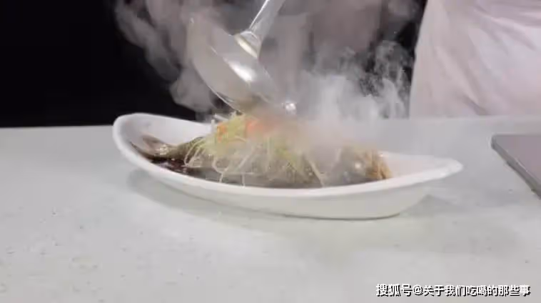 清蒸鱸魚,蒸多長時間最好?牢記2個要點,不然鱸魚不鮮也不嫩